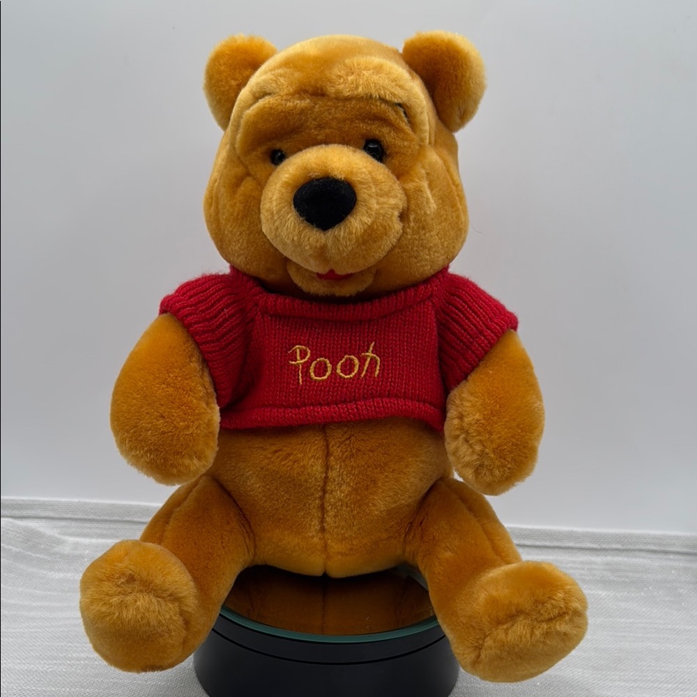 Walt Disney World Winnie The Pooh Vintage Knit Sweater Plush Yellow 8” sitting